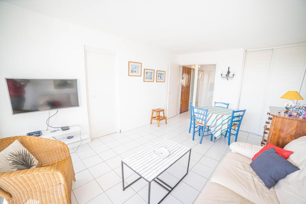 Le Sunrise: Beachfront Comfort with Sea Views and Dual Terraces La Grande-Motte Exterior photo